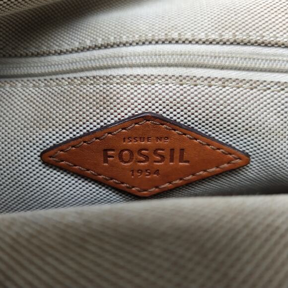 Fossil Brown Tan Leather Front Pocket Zipper Closure Crossbody Bag - Picture 11 of 16